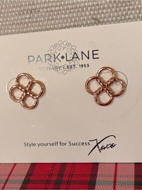 NWT Park Lane Rose Gold Clover Earrings